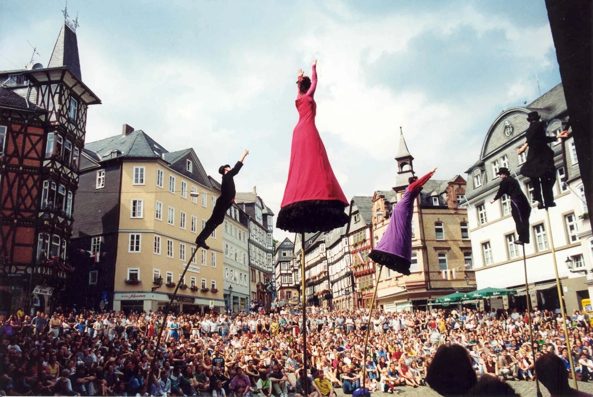 Marburg - Strange-Fruit-Theater auf dem Marburger Rathausplatz